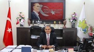 Burdur’da MHP’den ayrılan Tefenni Belediye Başkanı Ümit Alagöz, Zafer Partisi’ne