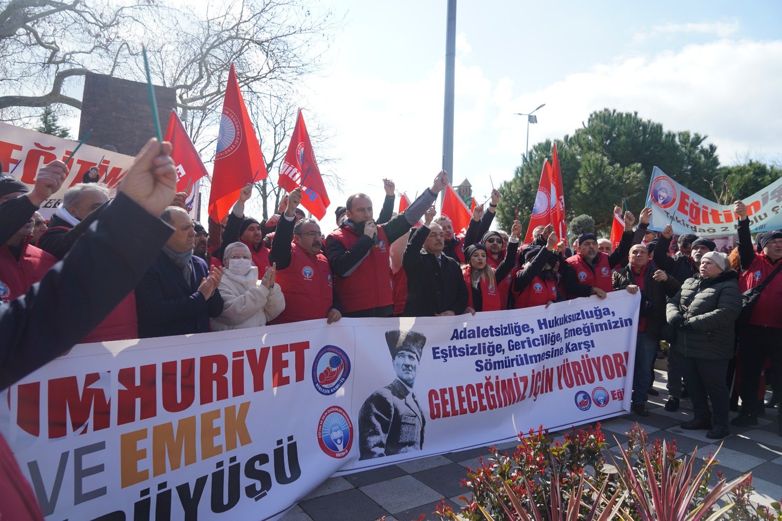 Utku ÇELİK- Eğitim İş Sendikası, Türkiye’nin eğitim sistemindeki sorunları ve