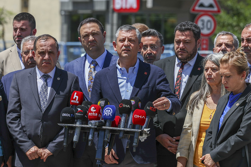 Cumhurbaşkanı Recep Tayyip Erdoğan, CHP Genel Başkanı Özgür Özel'e 500