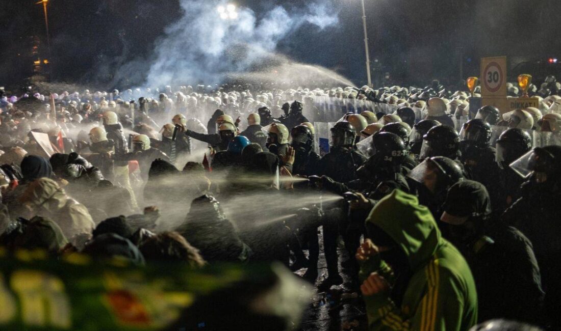 Ekrem İmamoğlu’nun tutukluluğunun 100. gününde Saraçhane’de düzenlenen mitingde gözaltına alınan