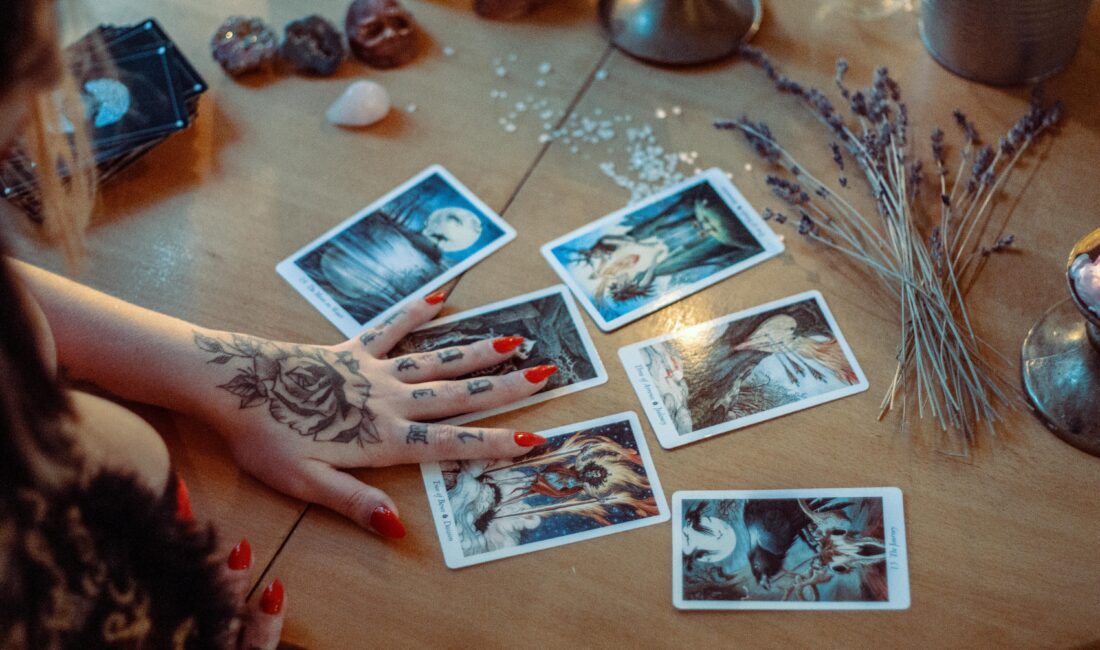 24 Ekim 2025 Tarot Falı: Aşk, para, iş ve sağlıkta günün rehberi 24 Ekim 2025’in tarot enerjisi; ilişkilerde uyumu, iş ve kariyerde