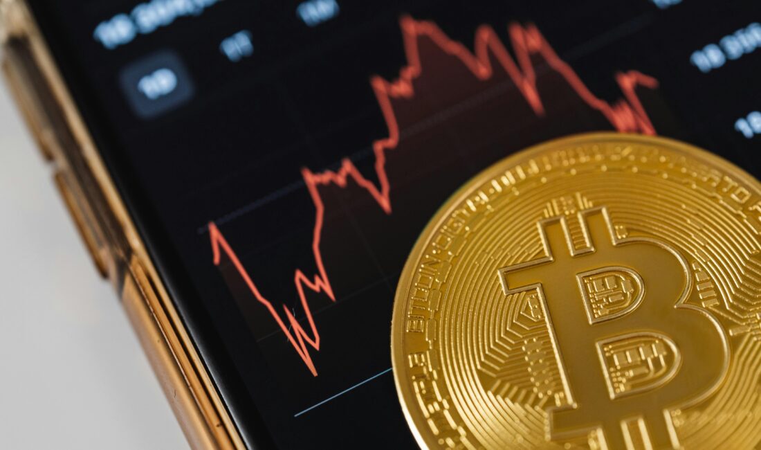 Bitcoin, küresel ekonomik belirsizlikler ve Fed'e yönelik faiz beklentilerinin zayıflamasıyla