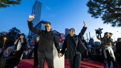 İzmir Büyükşehir Belediye Başkanı Dr. Cemil Tugay’ın çağrısıyla binlerce İzmirli