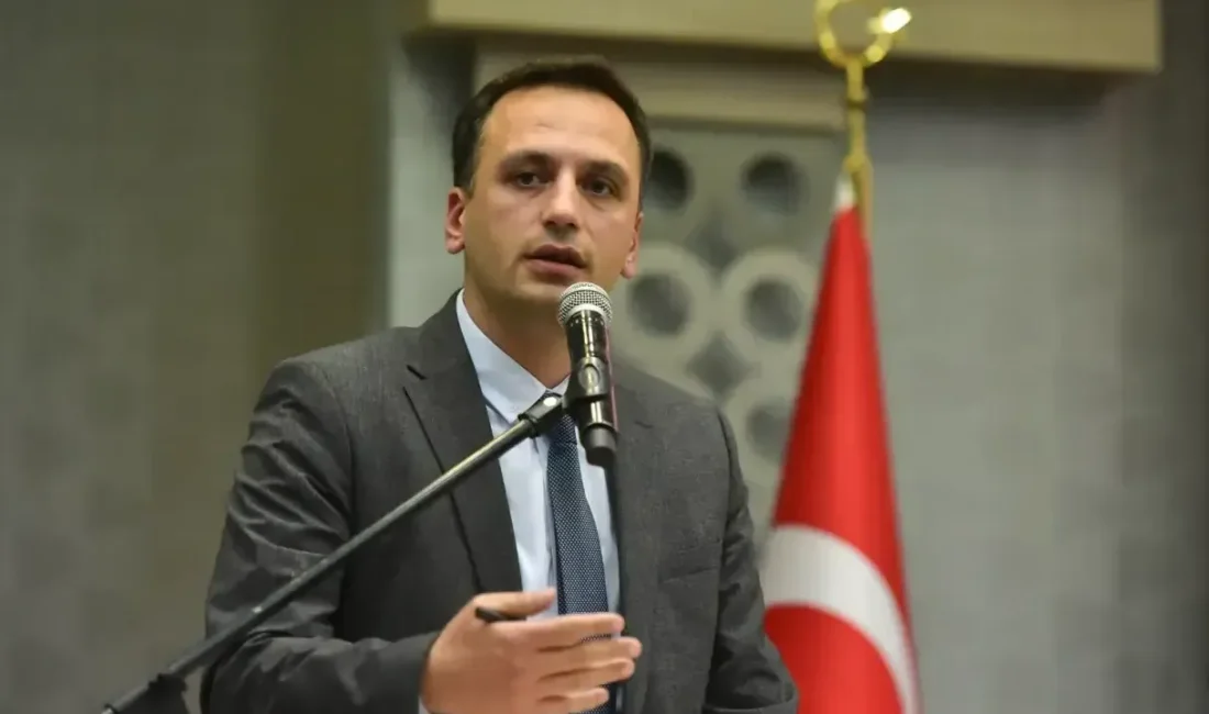 Nitelikli dolandırıcılık ve resmi belgede sahtecilik suçlamalarıyla gözaltına alınıp mahkemece